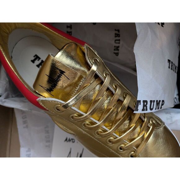IN HAND! President Trump GOLD Limited #987/1000 Never Surrender Sneakers M13 main image 8
